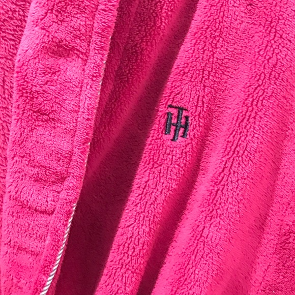 Tommy Hilfiger fuschia pink plush robe - Picture 10 of 15